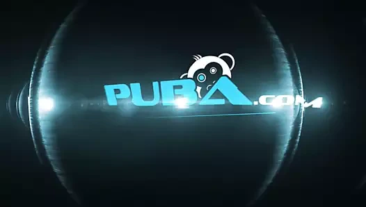 Jayden Cole, şövalye binici arabasının içinde oynuyor