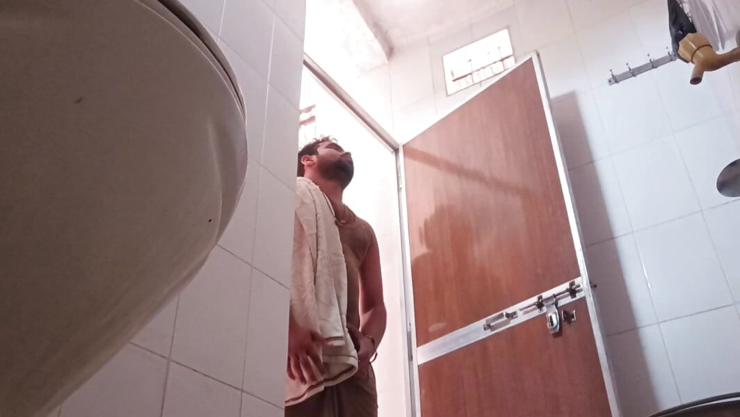 Ismaatdeva ile ateşli banyo