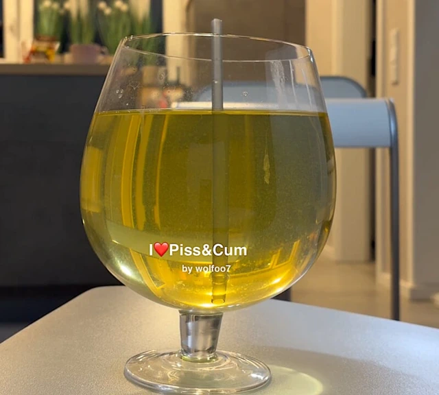 20 dakika sonra büyük çiş kasesinde tekrar mastürbasyon yapıyor