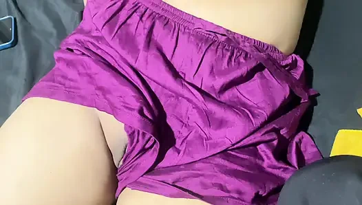 Üvey kız kardeşimin tombul amcığı yarağımı gerçekten cezbediyor