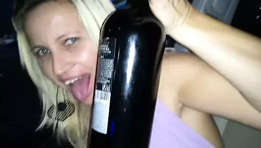 Angelica Loira milf pagando peito e corno filmando