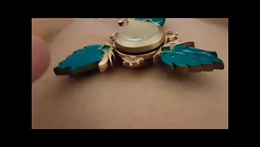 am ve göğüsleri üzerinde spinner