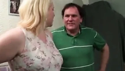 Tombul sarışın seks objesi