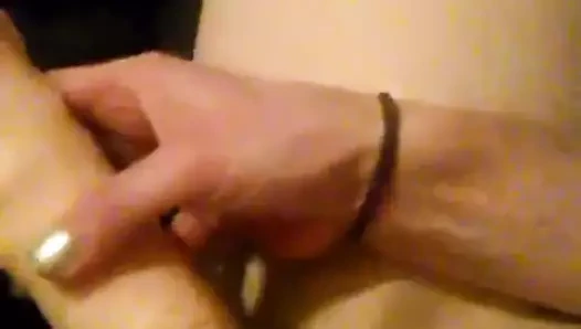 Büyük bir yapay penis ile oynamak