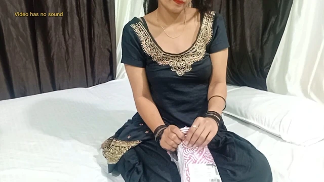 Hizmetçi sevgililer günü hediyesi için sikiliyor