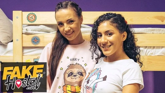 Sahte hostel üçlü ile büyük göt babes baştan büyük horoz