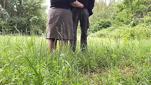Kayınvalidem doğada mastürbasyon yaparken ben de mastürbasyon yapacağım