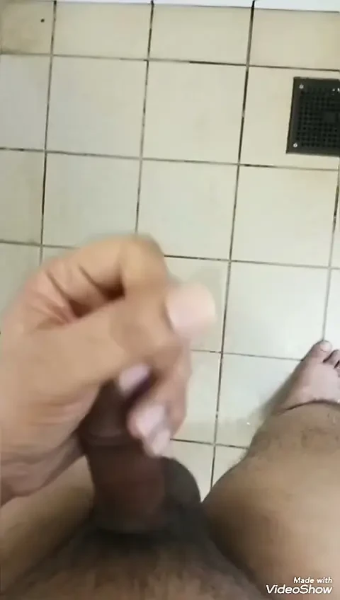 Sik masturbasyonu, penis rahatlama, lund masajı, banyoda masturbasyon, sert penis, sünnetsiz sik