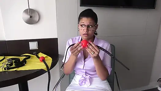 Calisa'nın öğürme eğitimi çilesi: taşaklardan aşağılayıcı kanca tıkaçlarına! (fullhd)