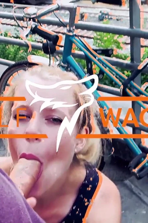 Üniversiteli inek sikişi! Sikilirken video oyunları oynuyor: liz rainbow - wolfwagner