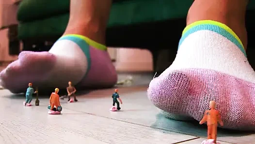 Giantess'in farkında değil