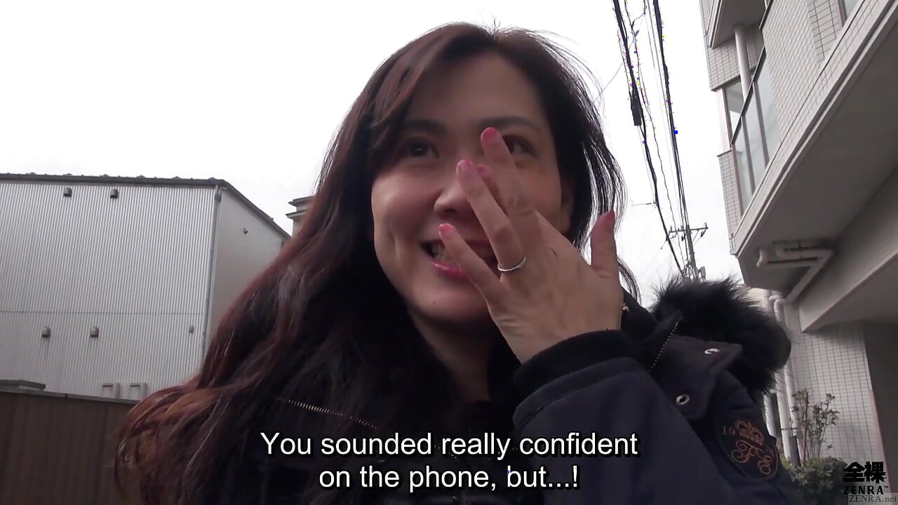 Kıllı Japon evli kadın otelde karaoke eşliğinde seks yapmayı seviyor