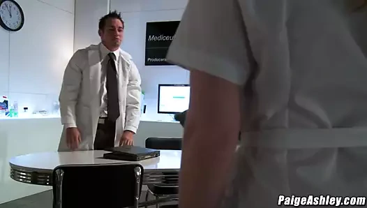 Paige ashley kahrolası johnny castle içinde bir hastane üçlü