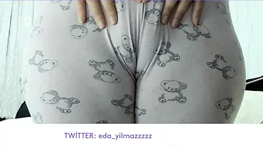 CAMELTOE- MASTURBATE WITH PAJAMAS- RUBBING PUSSY WITH PAJAMAS