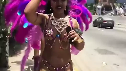 karnaval 2 Dominik siyah babes