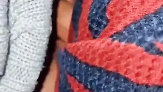 Türk tesettürlü orta yaşlı seksi kadın sakso çekiyor