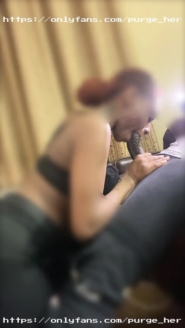 Молодые Мягкие Губы С Мокрой Глоткой