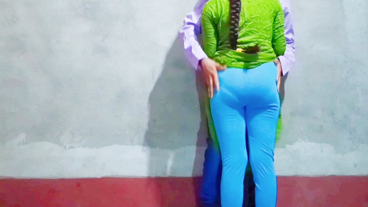 Hintli üvey kız kardeş ve üvey erkek kardeş seks videosu