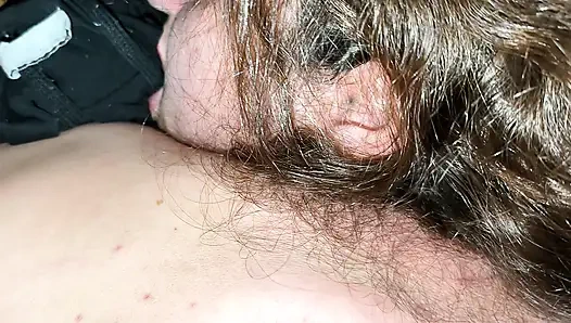 Mısırlı ateşli evli kadın büyük Arap yarağına biniyor ateşli Arap seksi