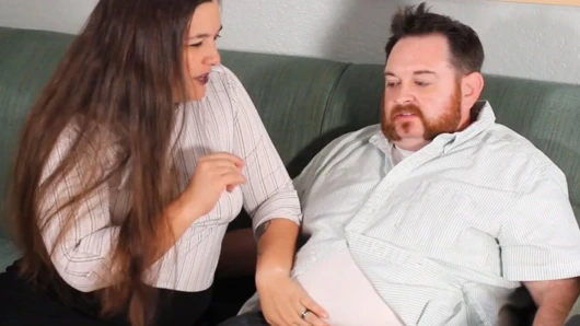 Tatminsiz büyük memeli diva küçük yarağı için heyecanlanmıyor