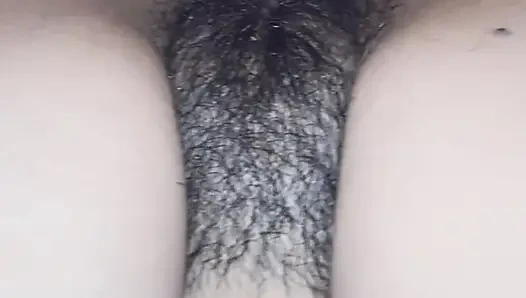 Genç üvey kız kardeş her zaman flört ediyor