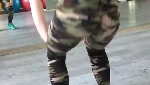 Twerk rico culo bailando