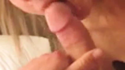 Şişman bir çük emmek