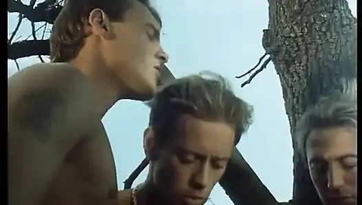 Açık havada anal sikiş ile grup seks