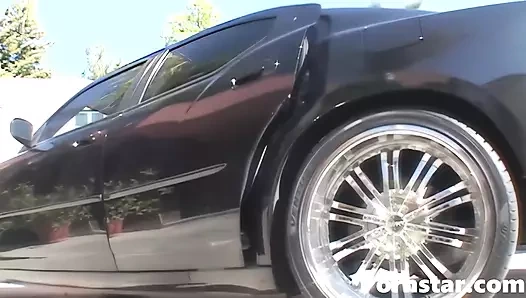 Ateşli Natasha Nice siyah yarakla sikilmeyi seviyor