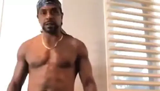 Nijeryalı çarpık canavar çük