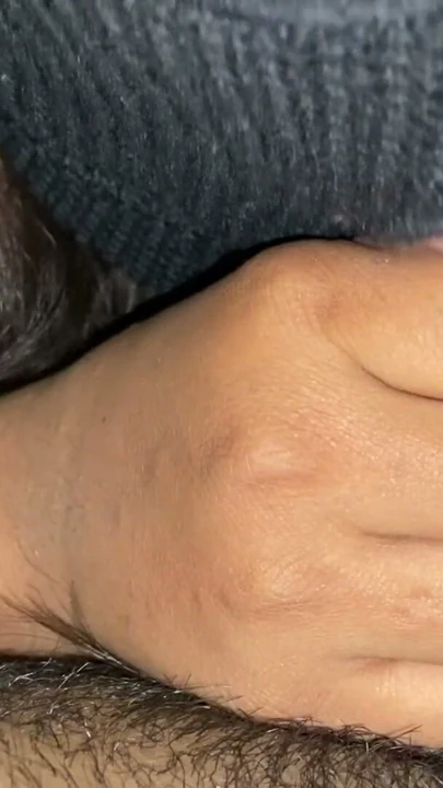 Üvey kız kardeşim sabah yanlışlıkla büyük yarağımı emiyor tam Hintçe edepsiz konuşma seksi | Klip 1
