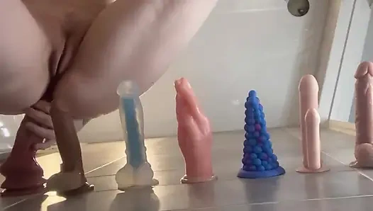 Göt sikiyorum - götümde farklı dildolarla sikişdikten sonra ıslak sakso.