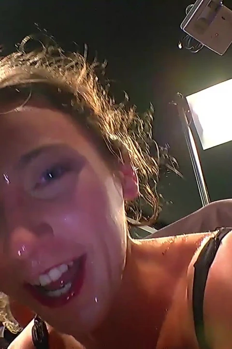 Seksi hatun grup seks ve bukakkeyi seviyor