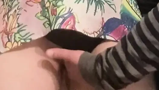 Aldatılan sapık genel olarak bebeğin amını parmaklıyor