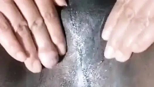 Üvey kız kardeşim ve ben en sulu amcık unvanı için yarışıyorum
