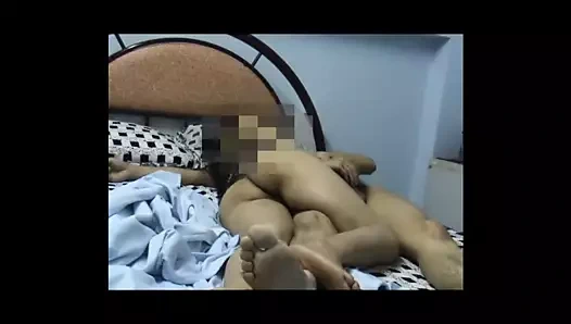 karım benim horoz okşayarak. gerçekten çok çabalıyor!