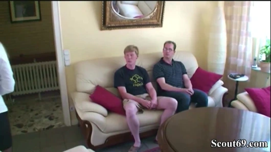 Alman anne üvey oğlu ve onun okul arkadaşı sikikleri