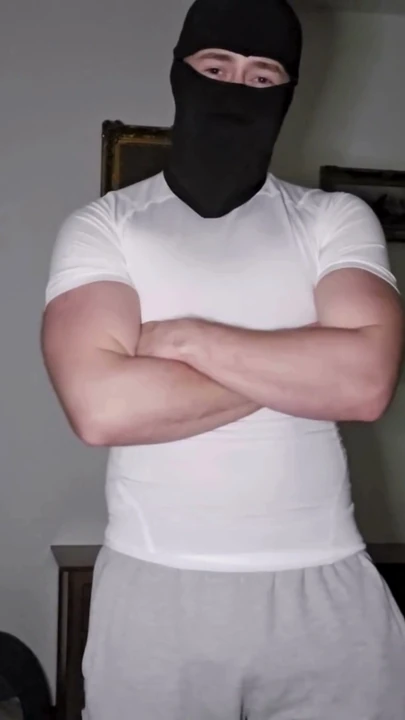 Eğitmen yüzüne boşalıyor