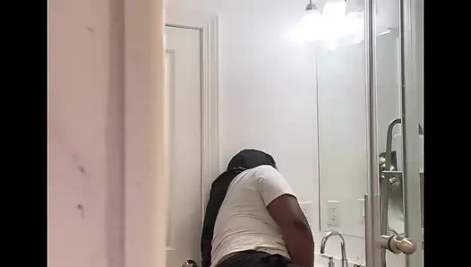 Bu yaramaz adamlar beni görüntülü görüşmede izliyor