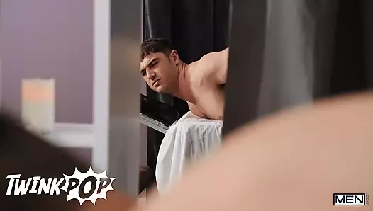 Dante Colle, Michael Boston ve Collin Simpson ile en iyi flip sikiş üçlü grup seks - twinkpop