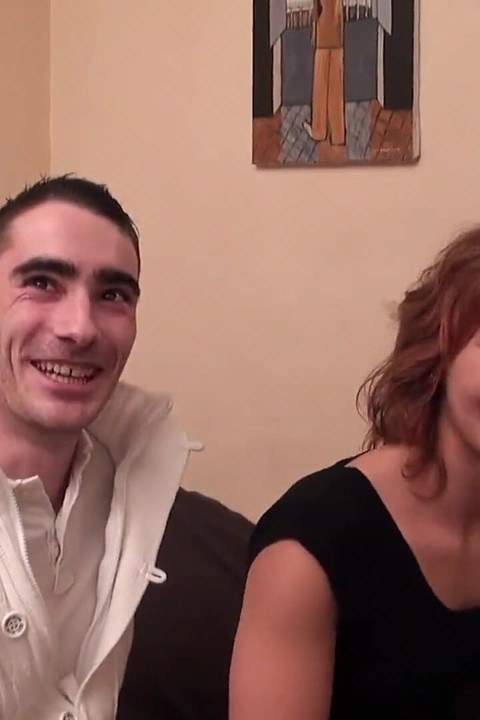 Güzel 19 yaşındaki orospu, kayınbiraderiyle porno çekiyor