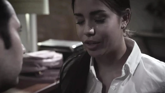 Saf tabu - okul danışmanı sorunlu gençten yararlanıyor