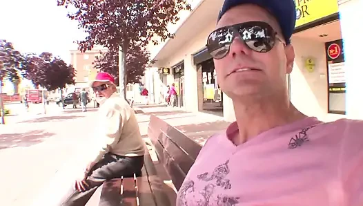 Nacho Vidal canavar yarak Valencia'yı işgal ediyor
