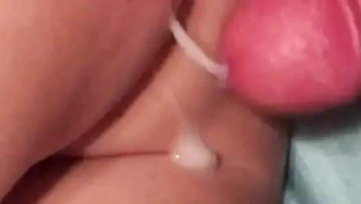 Karımın kalın kıçına boşalmasını izliyorum