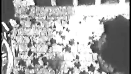 Eski zamanlayıcı göğüsler preslenmiş almak için duygusal olarak soyunur sonra baş vermekten hoşlanır