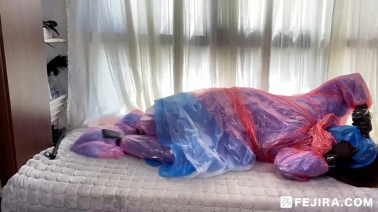 Fejira com çok katmanlı plastik yağmurluk sarma ve paketleme