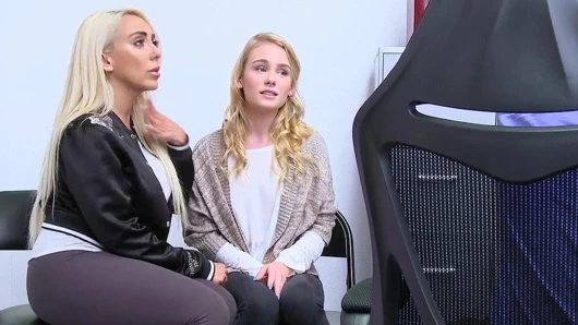 Shoplyfter - büyük baştankara sarışınlar hırsızlık yaparken yakalandılar