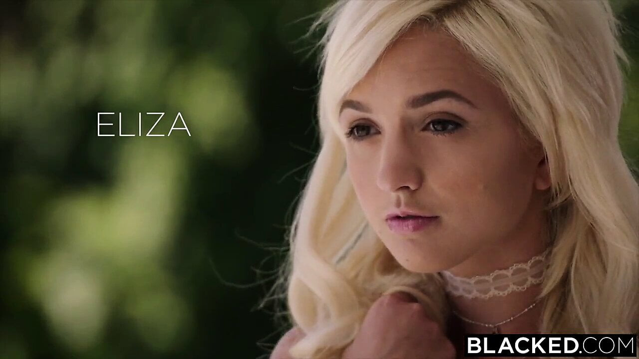 Karartılmış ilk ırklararası için yaramaz sarışın eliza jane