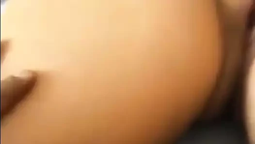 Exhibiendo a su esposa 37