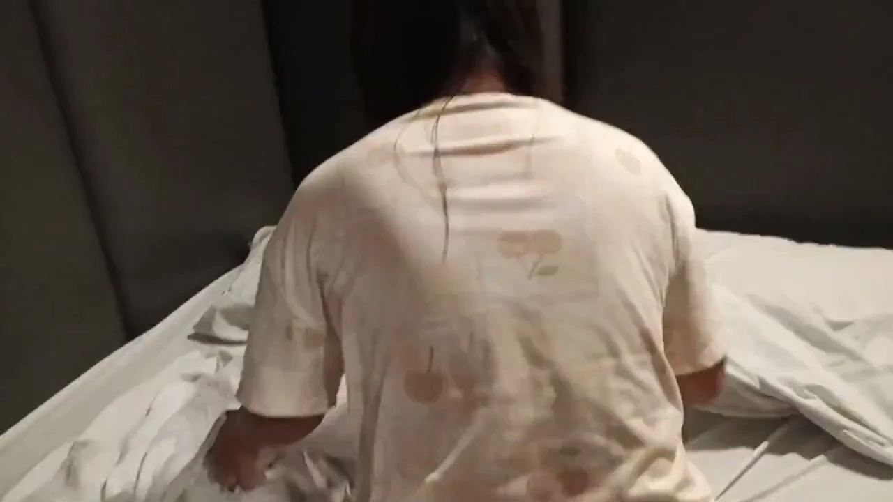 20 Year old Pinay wants to get fucked while cleaning
